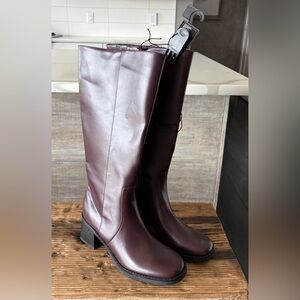 Elegant Burgundy Women's Boots